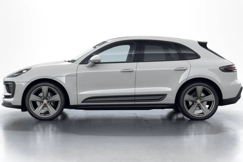 2026 Porsche Macan T photo 1