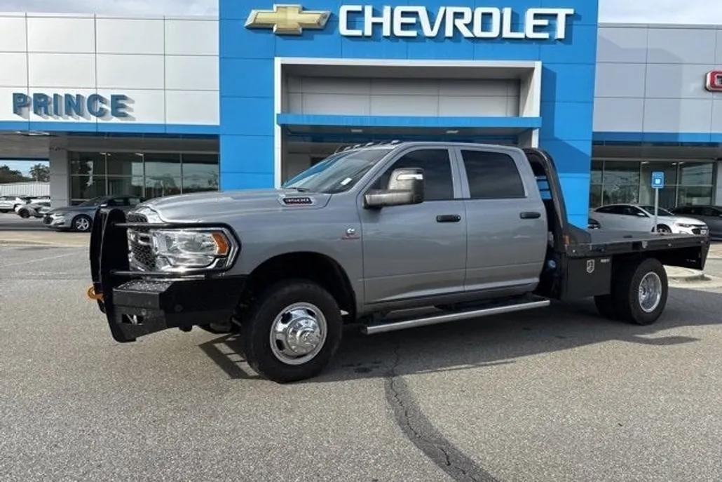 2024 Ram 3500 Tradesman photo 1