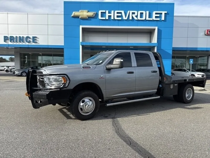 2024 Ram 3500 Tradesman photo 1