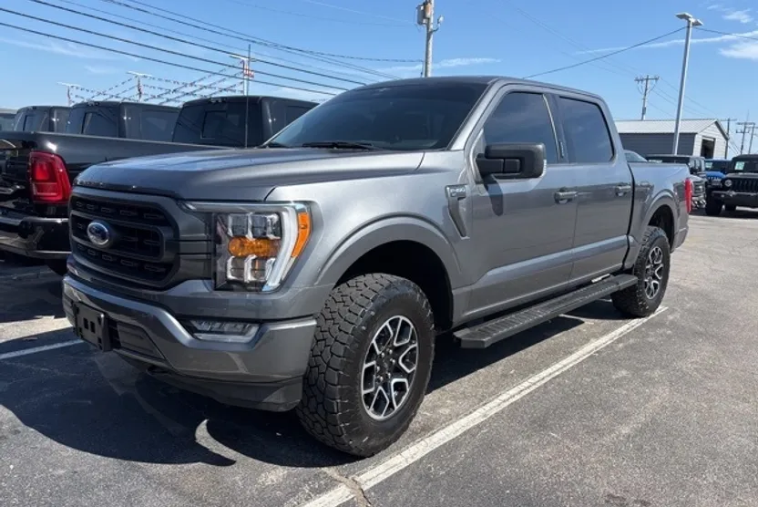 2023 Ford F-150 XLT photo 1