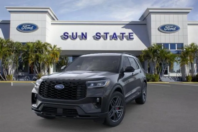 2025 Ford Explorer ST-Line photo 1