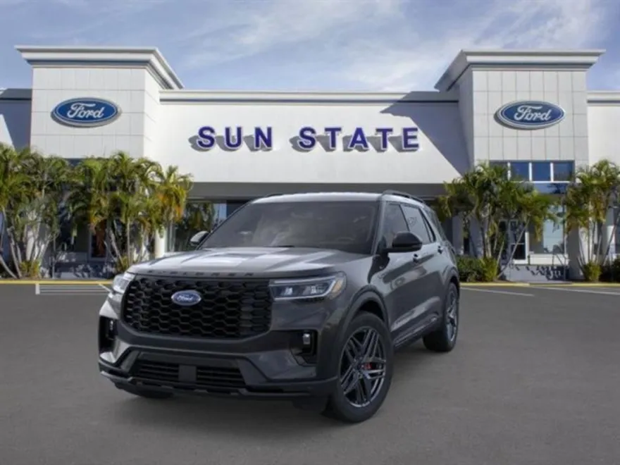 2025 Ford Explorer ST-Line photo 1