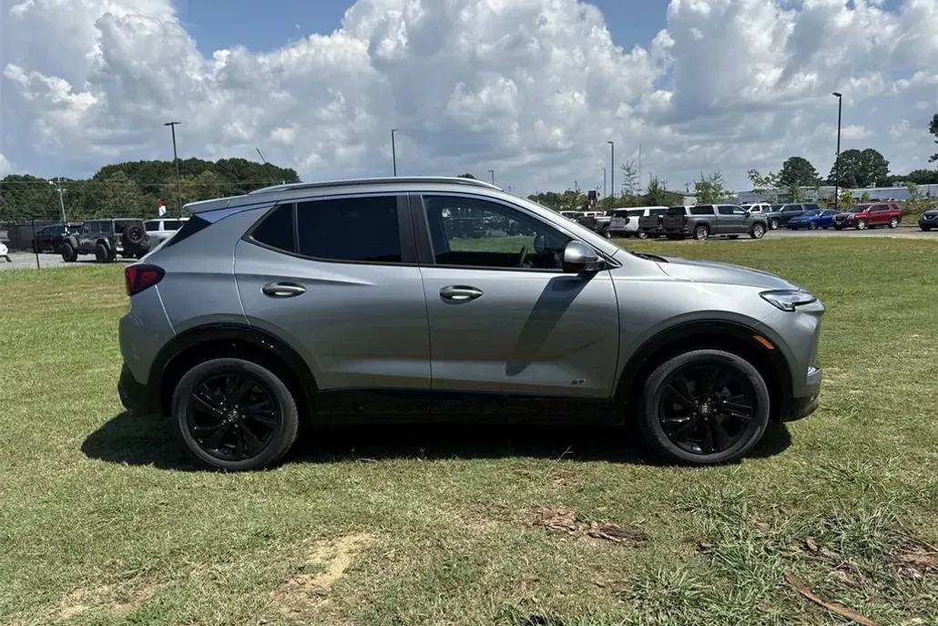 2026 Buick Encore GX Sport Touring photo 1