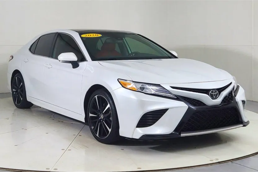 2020 Toyota Camry XSE photo 1