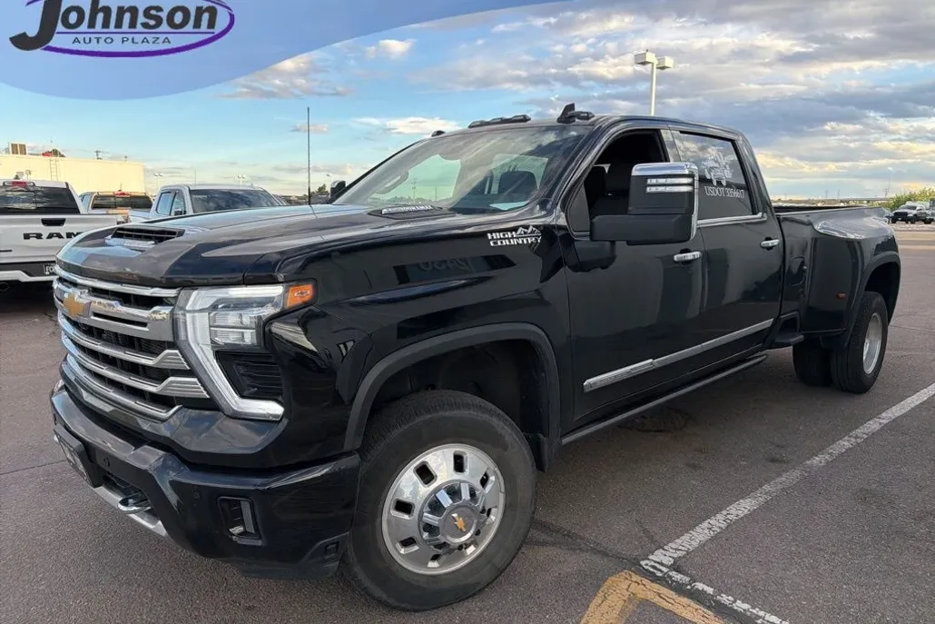 2024 Chevrolet Silverado 3500HD High Country photo 1