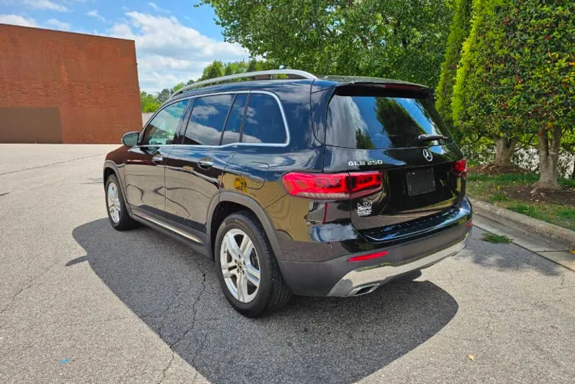 2020 Mercedes Benz GLB 250 photo 1