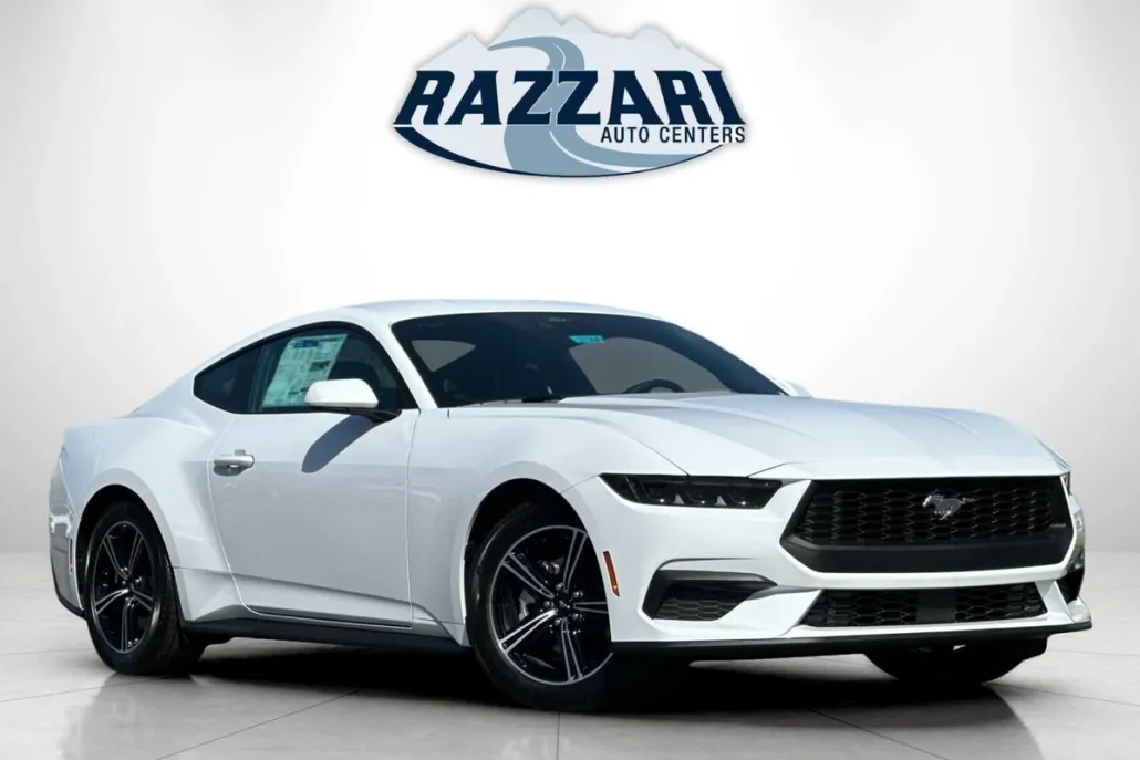 2025 Ford Mustang EcoBoost photo 1