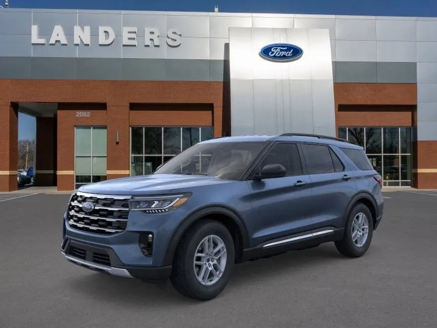 2025 Ford Explorer photo 1