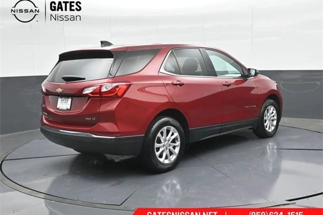 2018 Chevrolet Equinox LT photo 1