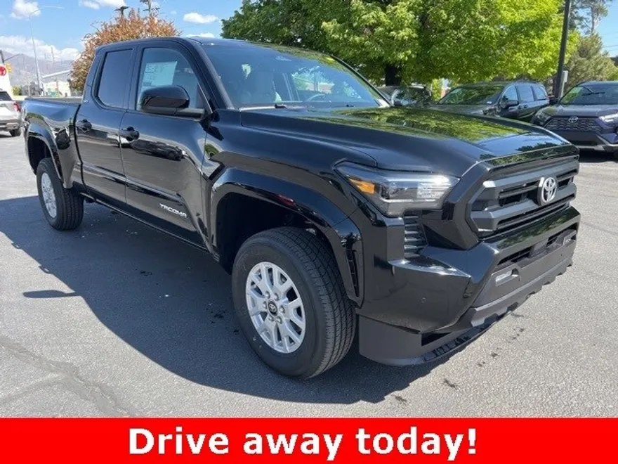 2025 Toyota Tacoma SR5 photo 1