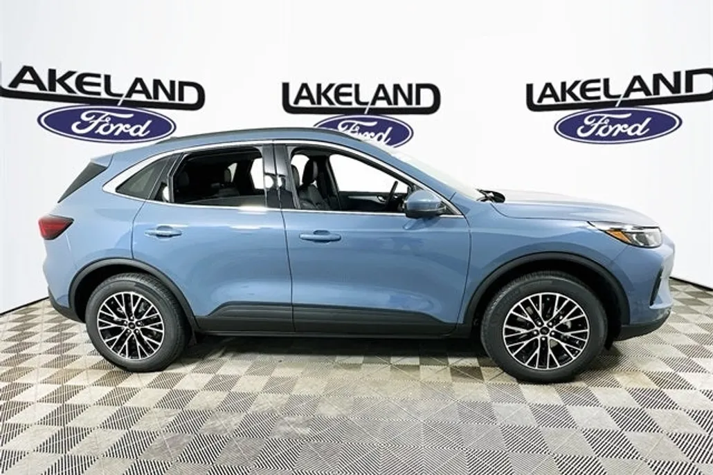 2025 Ford Escape Base photo 1