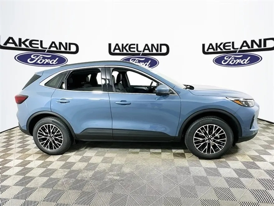 2025 Ford Escape Base photo 1