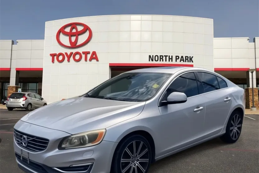2015 Volvo S60 T5 Platinum photo 1