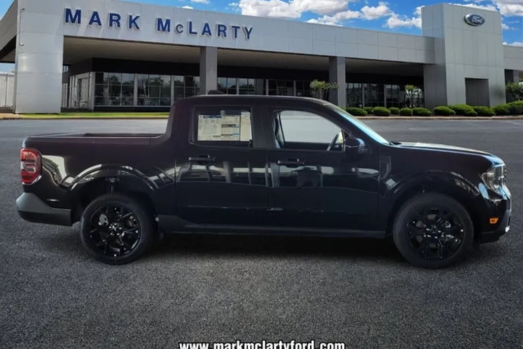2025 Ford Maverick XLT photo 1