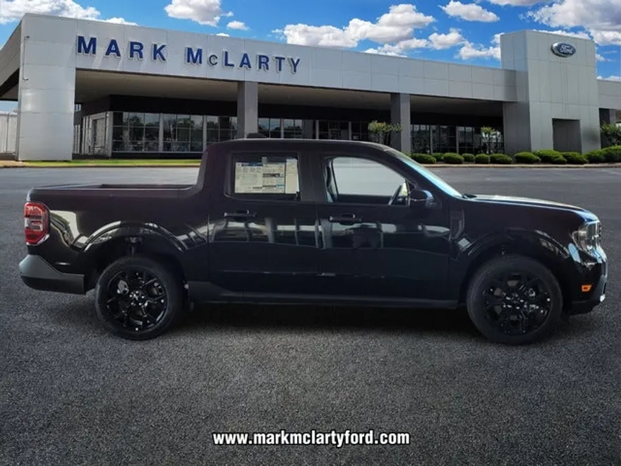 2025 Ford Maverick XLT photo 1