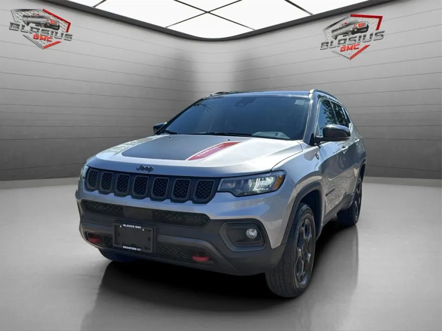 2023 Jeep Compass Trailhawk photo 1