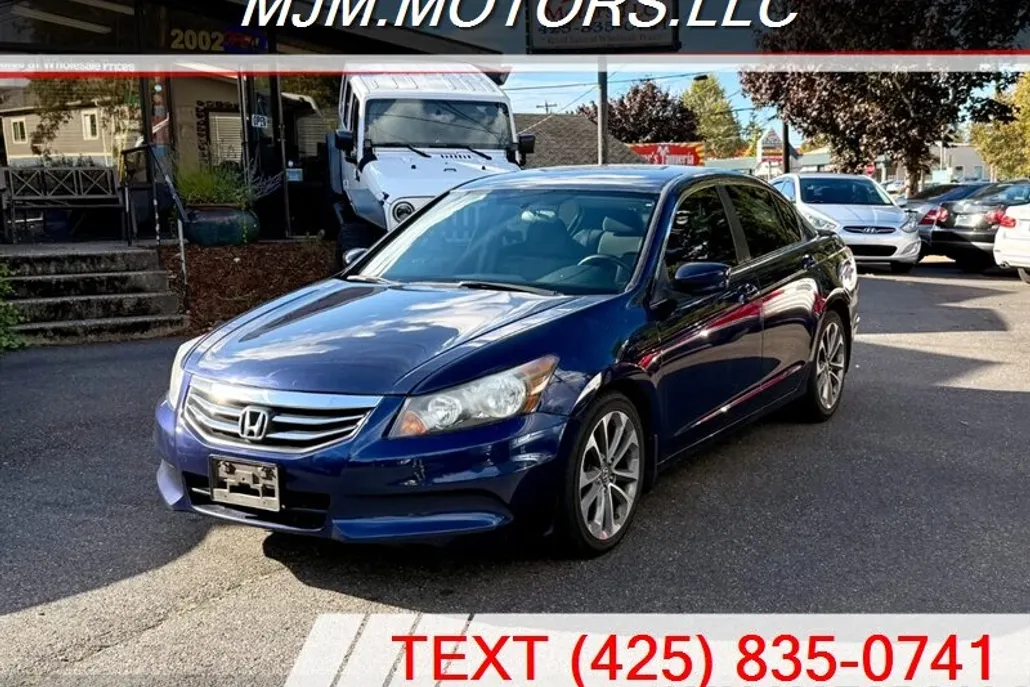 2012 Honda Accord LX photo 1