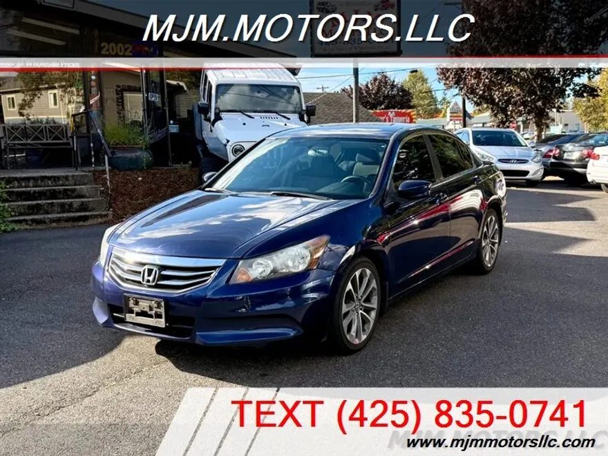 2012 Honda Accord LX photo 1