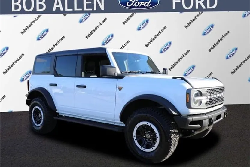 2024 Ford Bronco Badlands photo 1