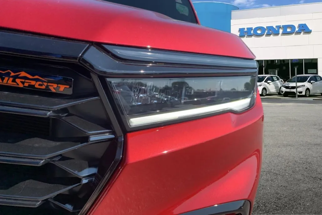 2025 Honda Pilot TrailSport photo 1