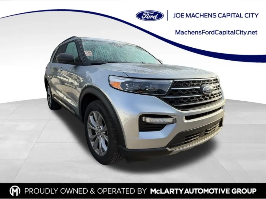 2023 Ford Explorer XLT photo 1