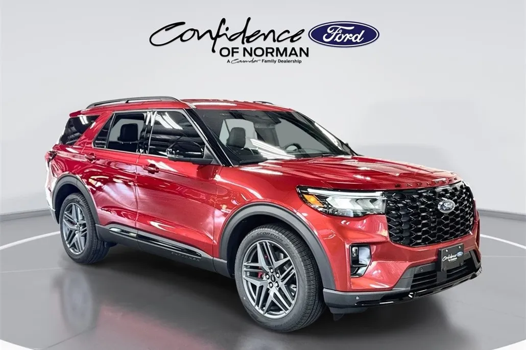 2025 Ford Explorer ST photo 1