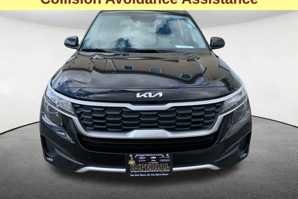 2023 Kia Seltos LX photo 1