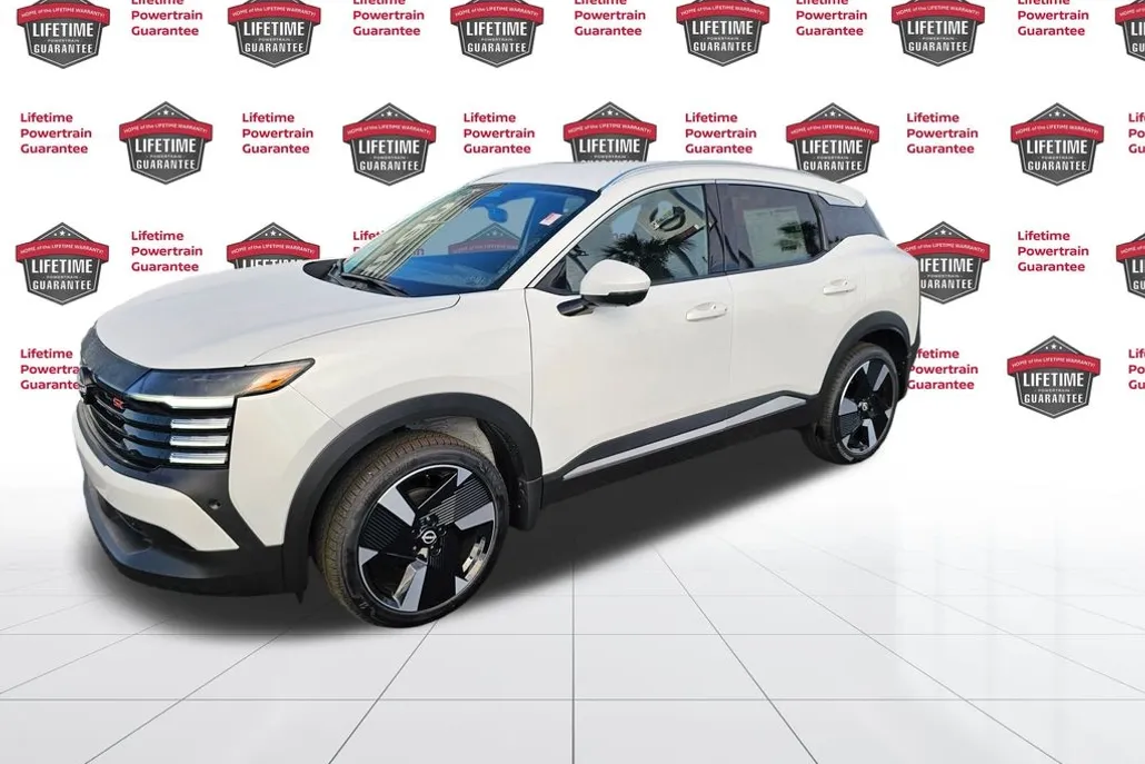 2025 Nissan Kicks SR photo 1