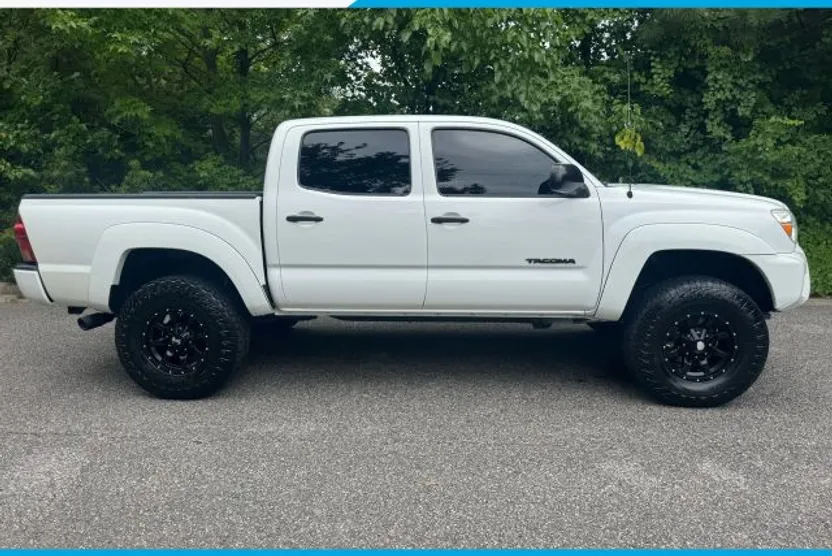 2013 Toyota Tacoma Double Cab photo 1