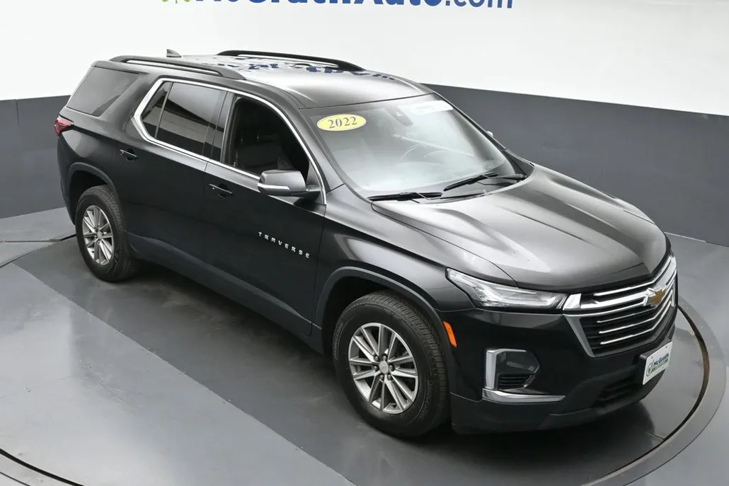 2022 Chevrolet Traverse Leather photo 1