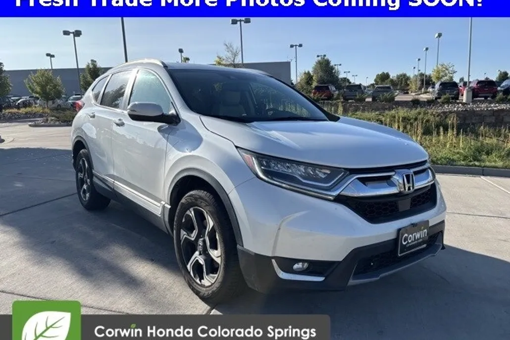 2017 Honda CR-V Touring photo 1