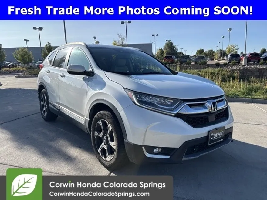 2017 Honda CR-V Touring photo 1