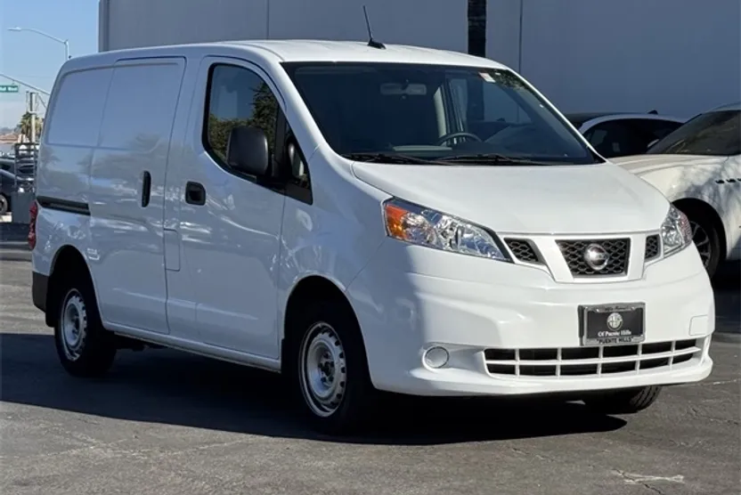 2020 Nissan NV200 S photo 1