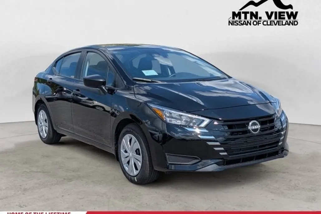 2025 Nissan Versa S photo 1