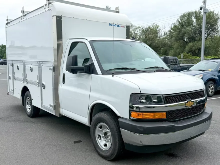 2025 Chevrolet Express 3500 Cutaway Van photo 1