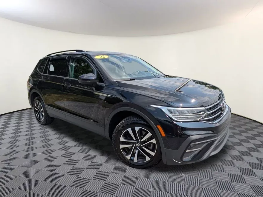 2022 Volkswagen Tiguan S photo 1