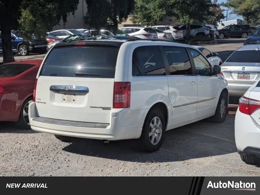 2015 Dodge Grand Caravan SXT Plus photo 1
