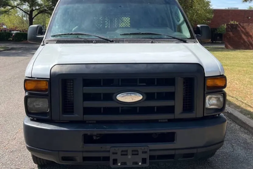2014 Ford E-150 photo 1