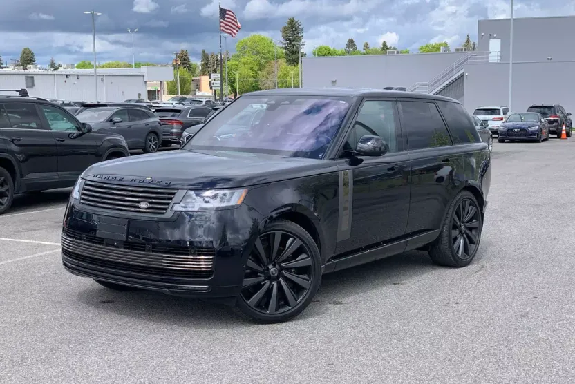 2023 Land Rover Range Rover SV photo 1