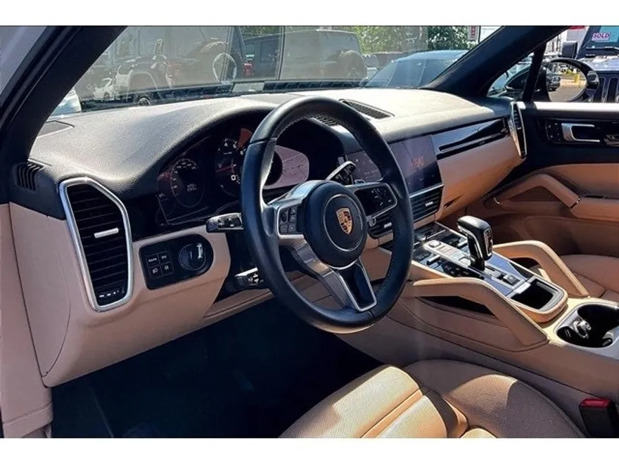 2023 Porsche Cayenne Platinum Edition photo 43