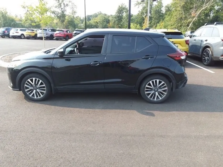 2023 Nissan Kicks SV photo 1