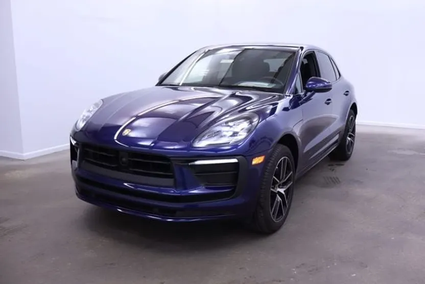 2023 Porsche Macan photo 1