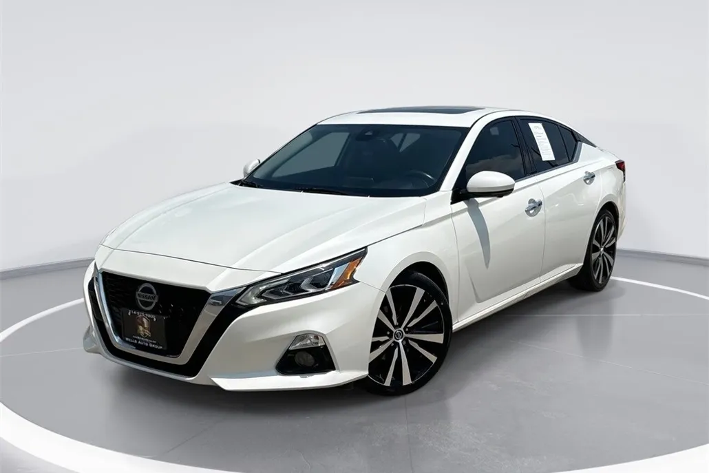 2019 Nissan Altima 2.5 Platinum photo 1