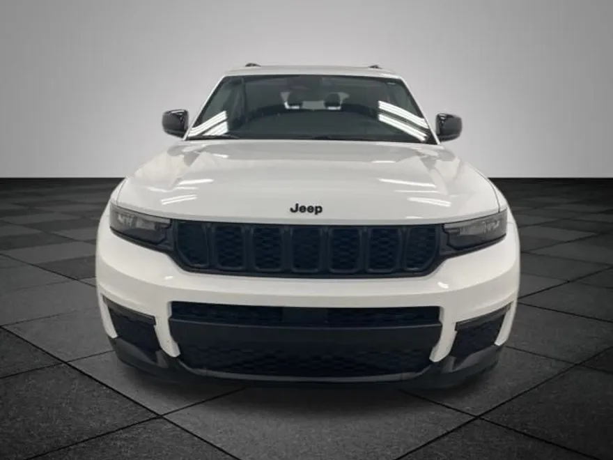 2022 Jeep Grand Cherokee Limited photo 1