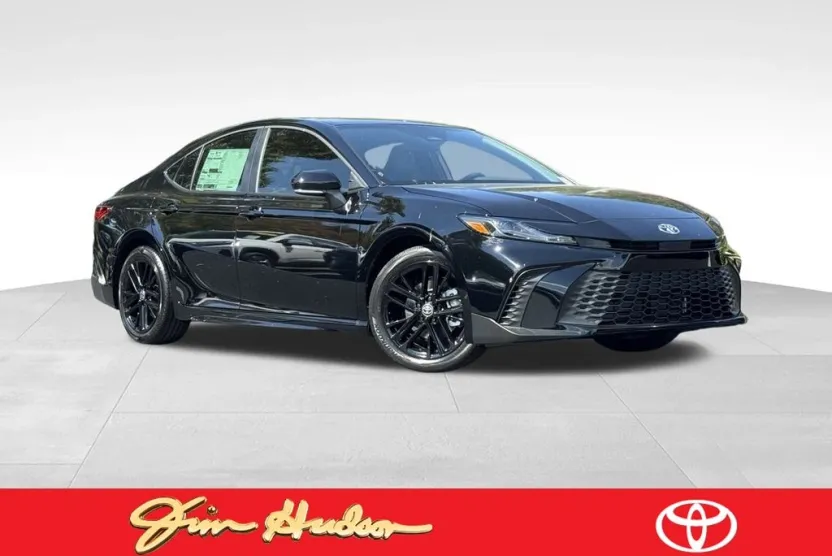 2026 Toyota Camry SE photo 1