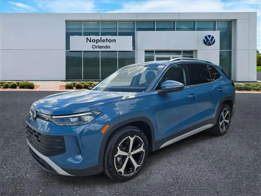 2025 Volkswagen Tiguan SE photo 1