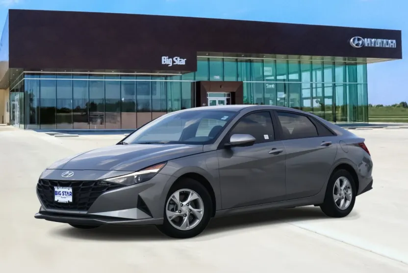 2023 Hyundai Elantra SE photo 1