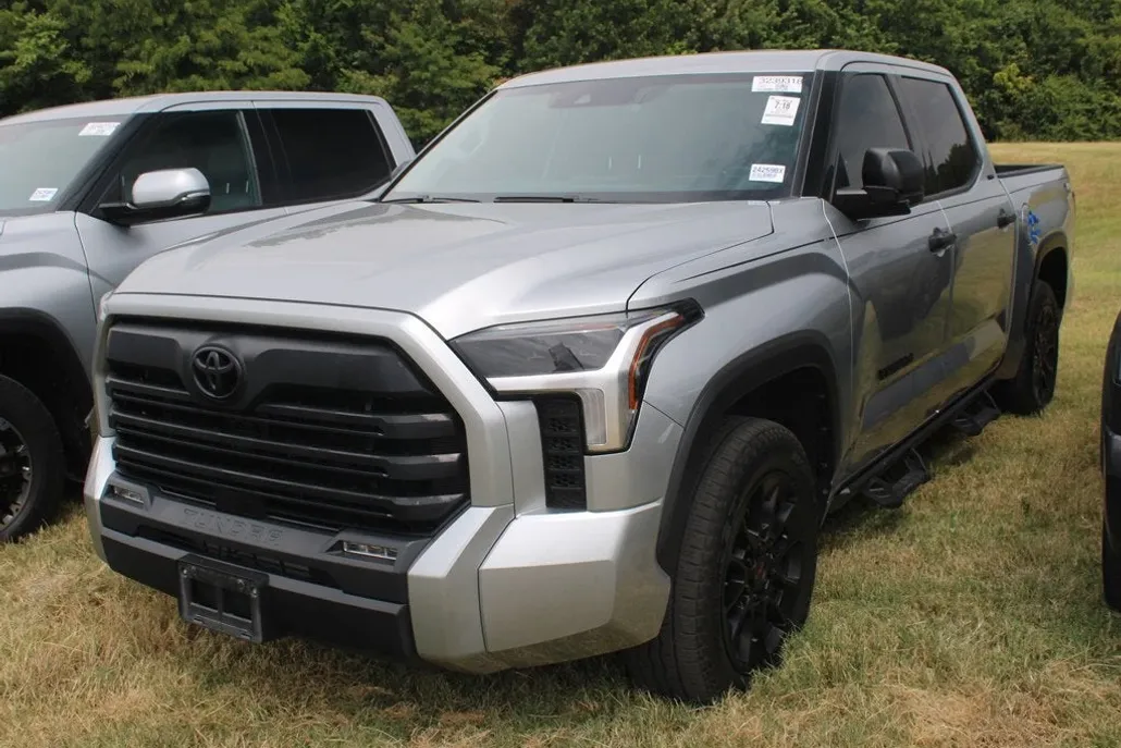 2022 Toyota Tundra SR5 photo 1