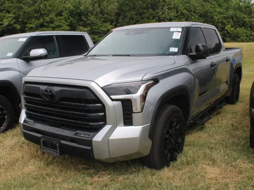 2022 Toyota Tundra SR5 photo 1