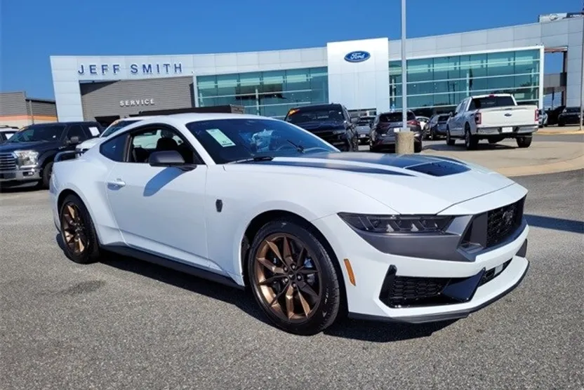 2025 Ford Mustang Dark Horse Deluxe photo 1